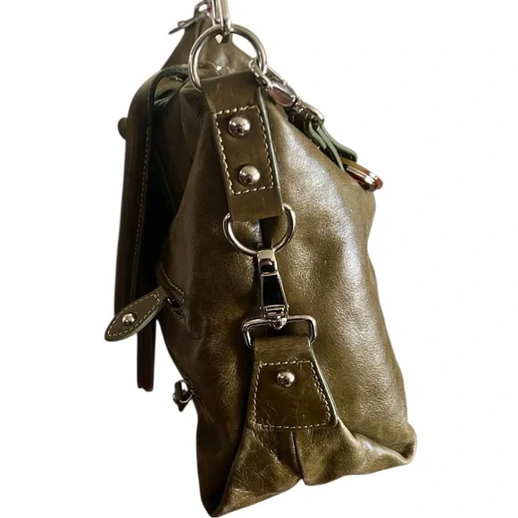 Barr & Barr Genuine Olive Green Leather Crossbody Shoulder Bag. Very subtle. - Picture 6 of 10